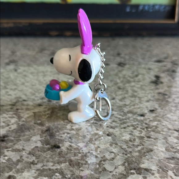 VINTAGE Key Ring Snoopy Easter with Purple Bunny Ears by Applause - Picture 4 of 7